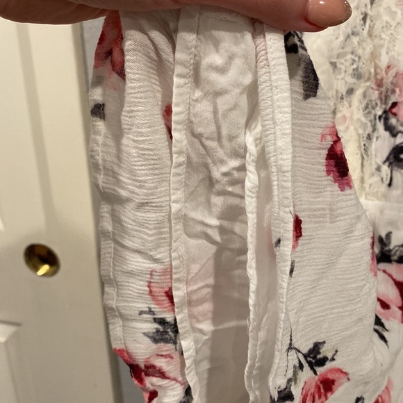 Kendall and Kylie Lace Slip Romper foral lace sexy teddy size small - Picture 6 of 6